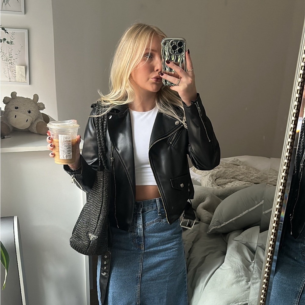 Meet your Posher, Becka